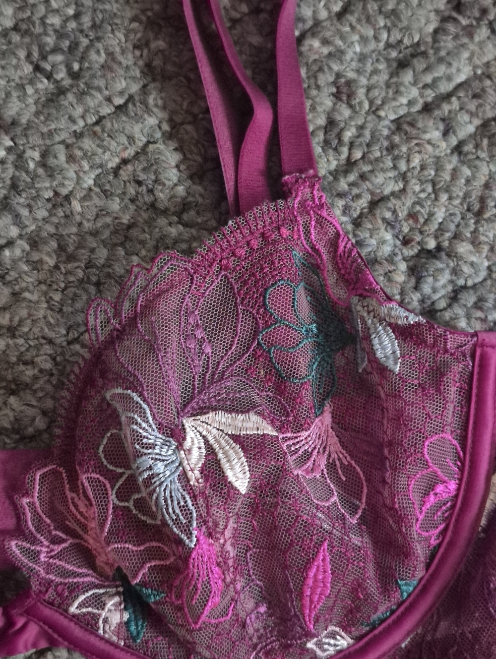 Victoria's Secret Very Sexy Unlined Embroidered Bra 32DD - Picture 5 of 6
